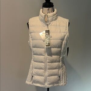 32 Degrees NWT Lightweight Cream Down Puffer Packable  Vest - Women's